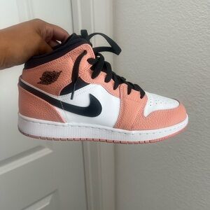 Jordan 1 Mid